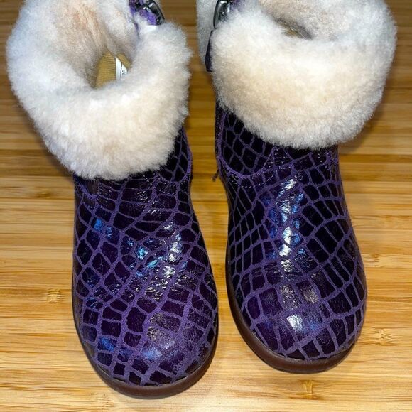 Ugg boots Jorie Croc purple girls size 7‎ - Picture 1 of 6